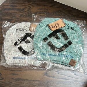 Women's Knit Beanie Set - Cream and Green